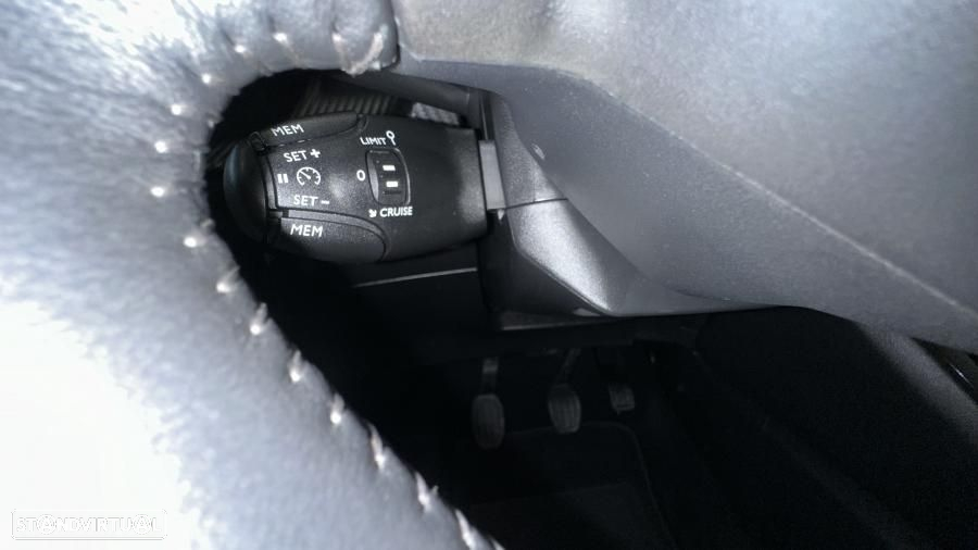 Peugeot 208 1.2 PureTech Active Pack - 20