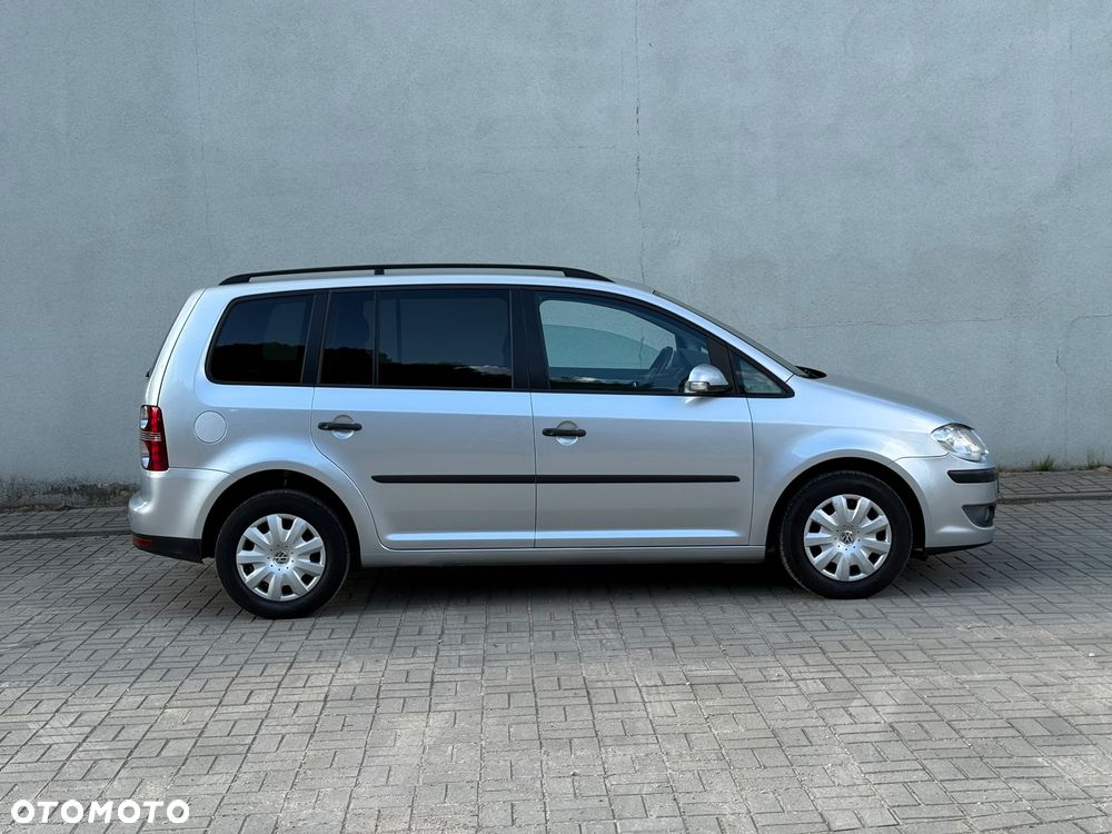 Volkswagen Touran 1.6 Welcome - 9