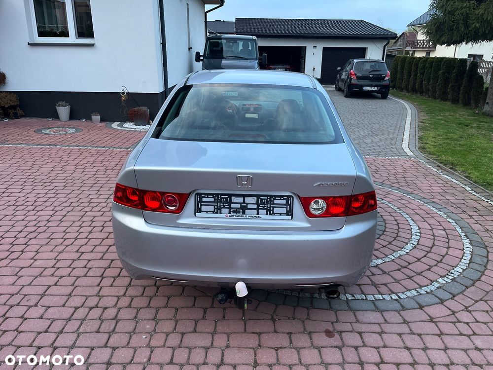 Honda Accord 2.0 i Automatik Executive - 2