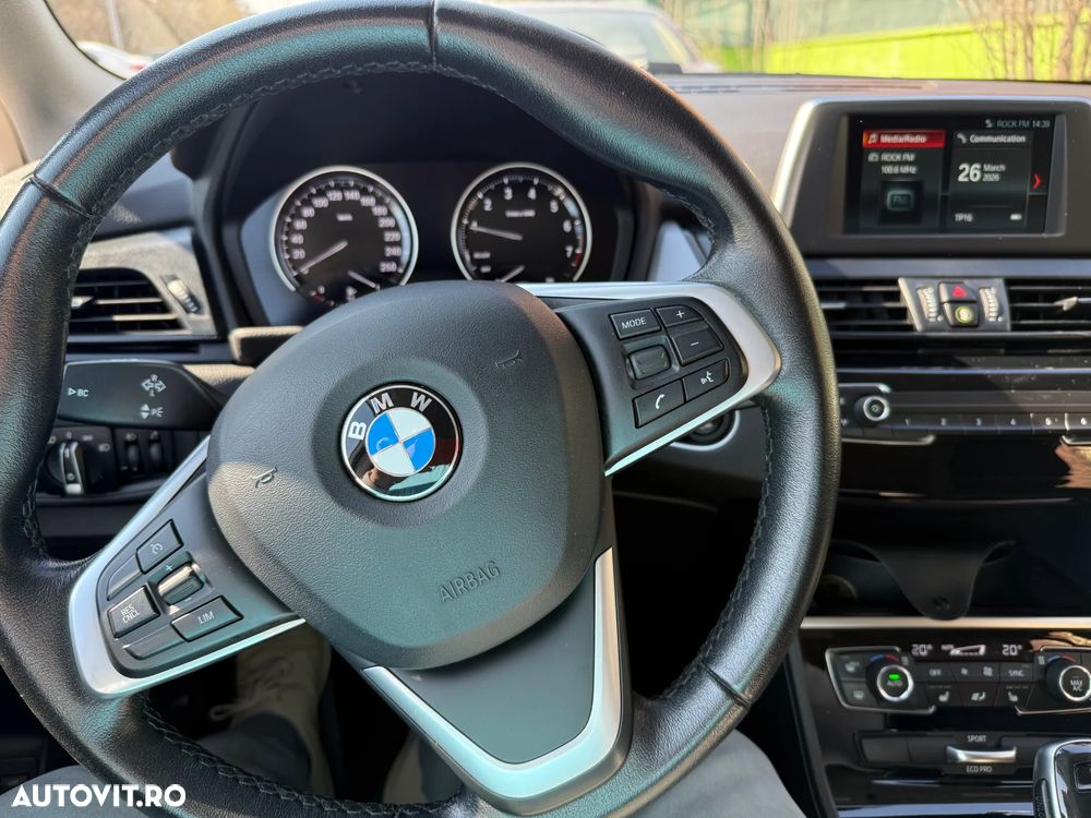 BMW Seria 2 218i Aut. Advantage - 9