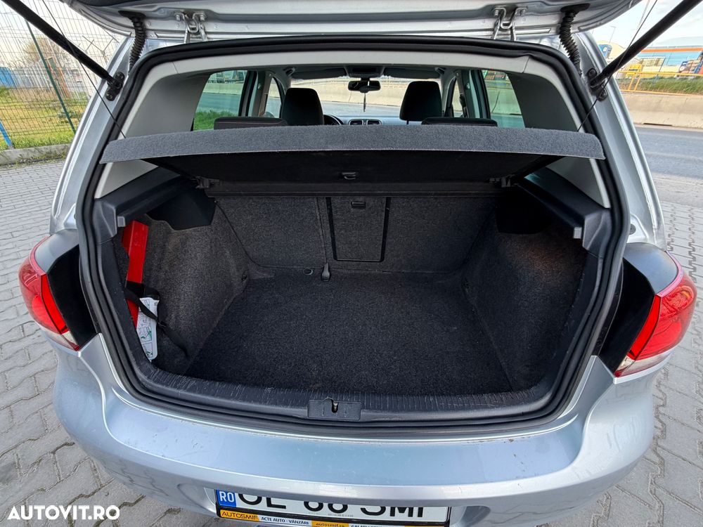 Volkswagen Golf - 32