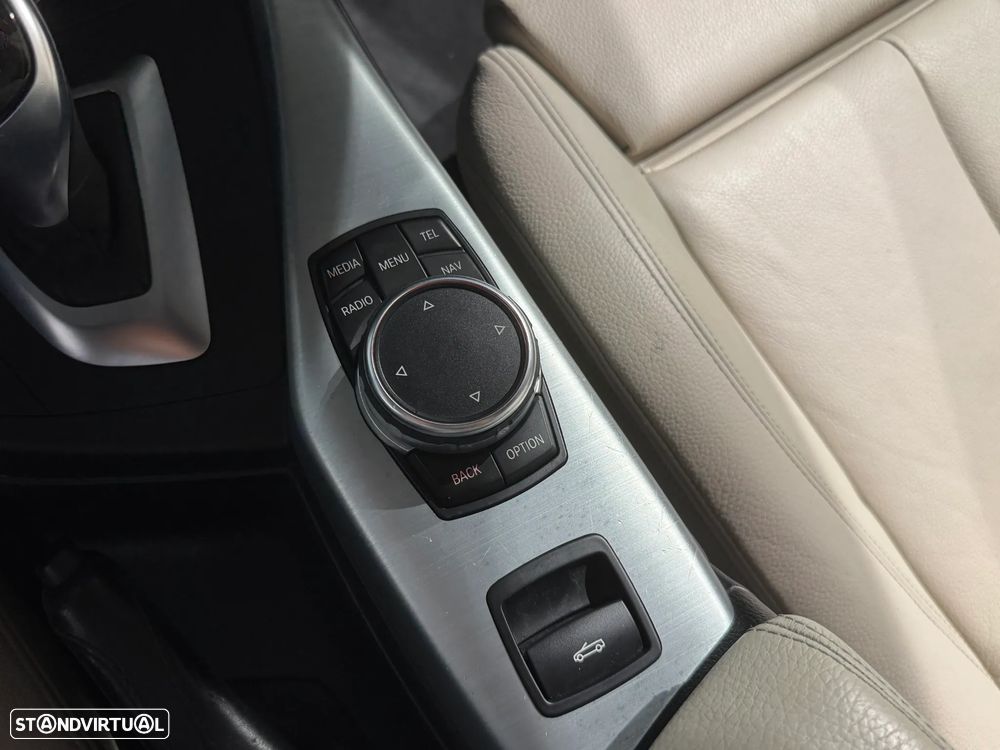 BMW 220 d Cabrio LIne Luxury Auto - 35