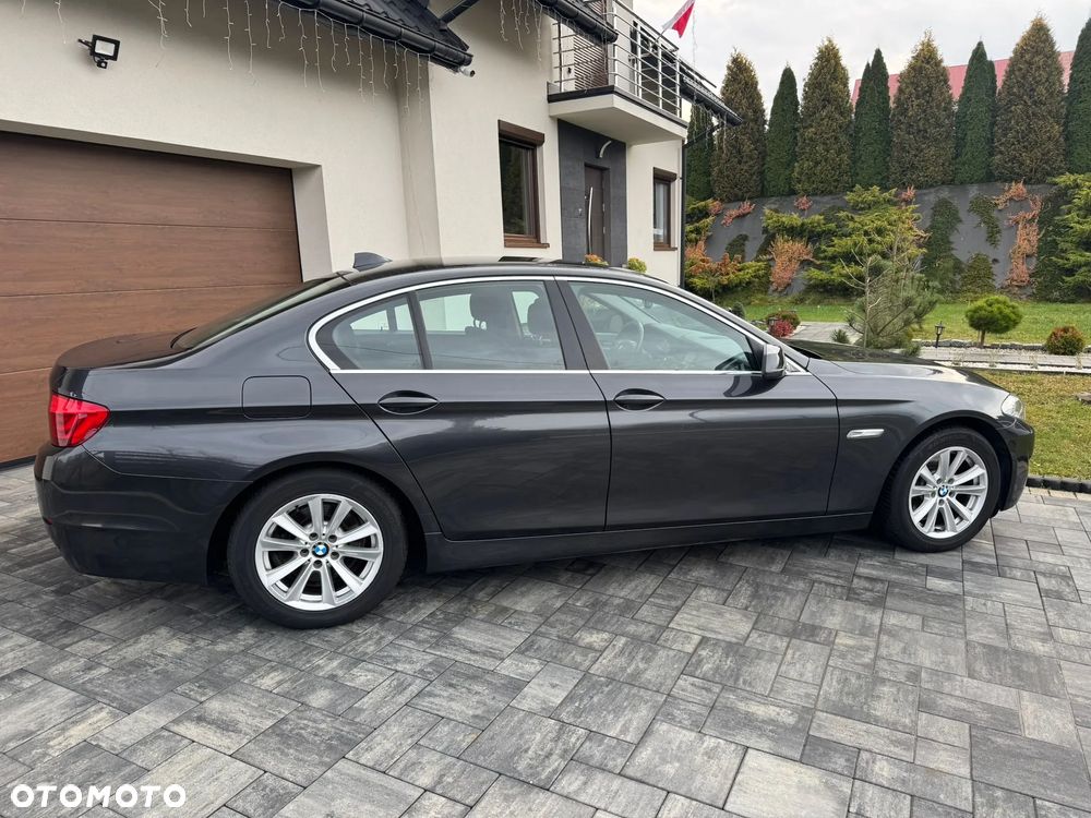 BMW Seria 5 520i - 7