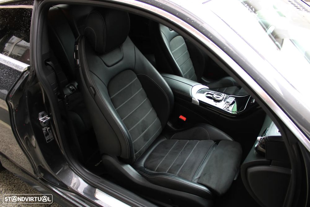 Mercedes-Benz C 300 AMG Line - 28