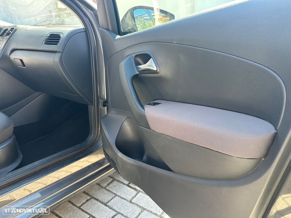VW Polo 1.6 TDI Confortline BlueMotion - 15