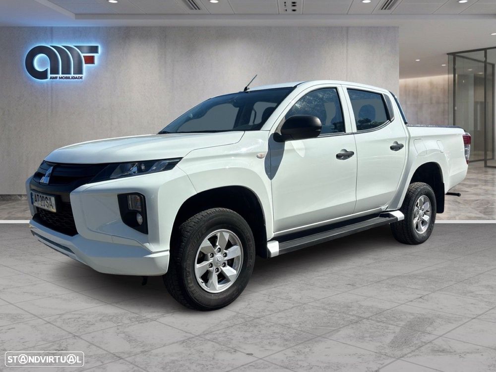 Mitsubishi L200 2.3 DI-D Space Cab Invite Strakar Look 4WD - 2