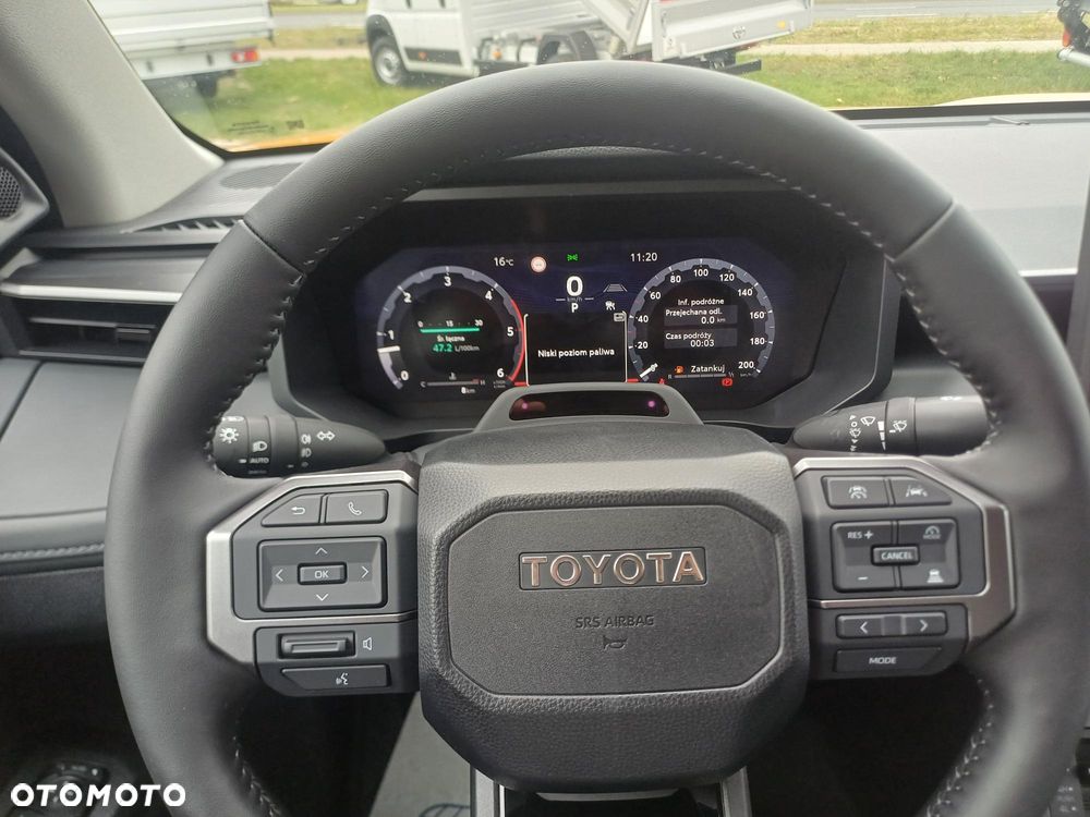 Toyota Hilux - 26