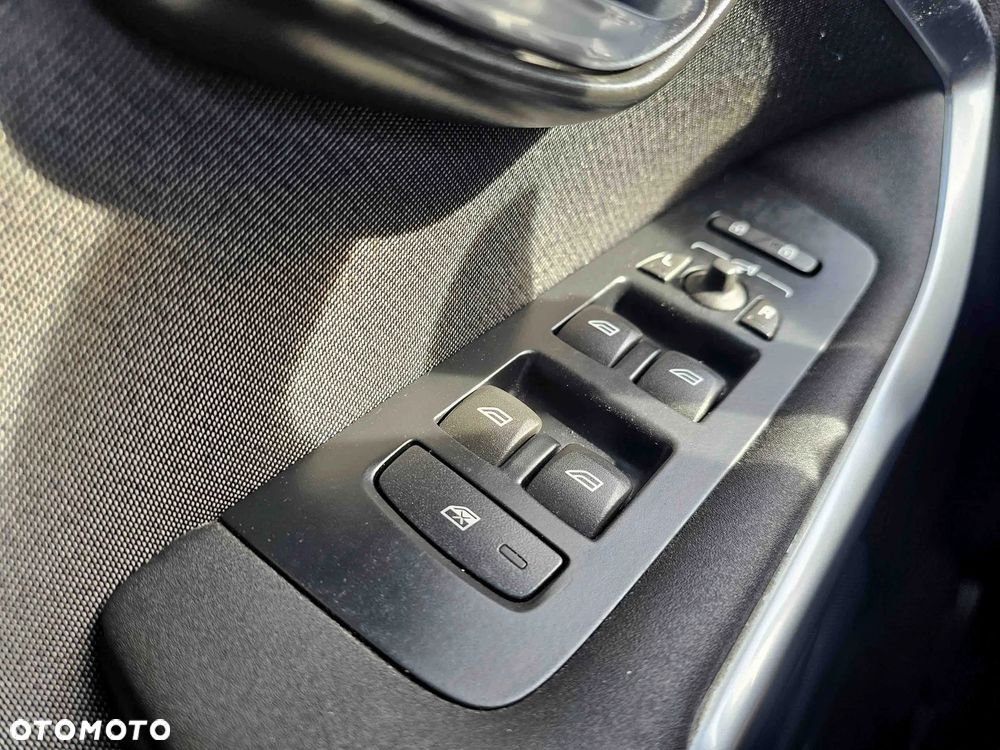 Volvo V40 Cross Country D3 Pro - 28