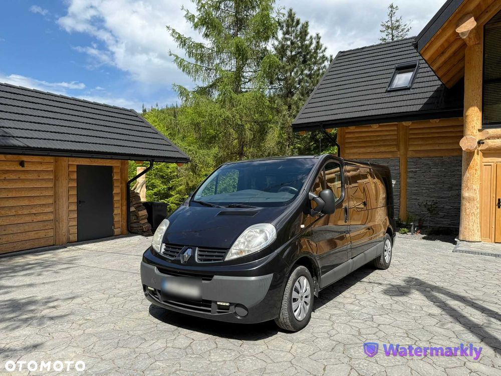 Renault Trafic 2011 photo 2