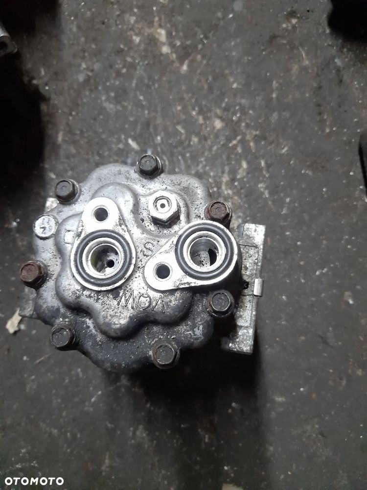 Kompresor sprężarka klimatyzacji Ford Volvo 2.0 TDCI 3M5H-19D629-HE - 3
