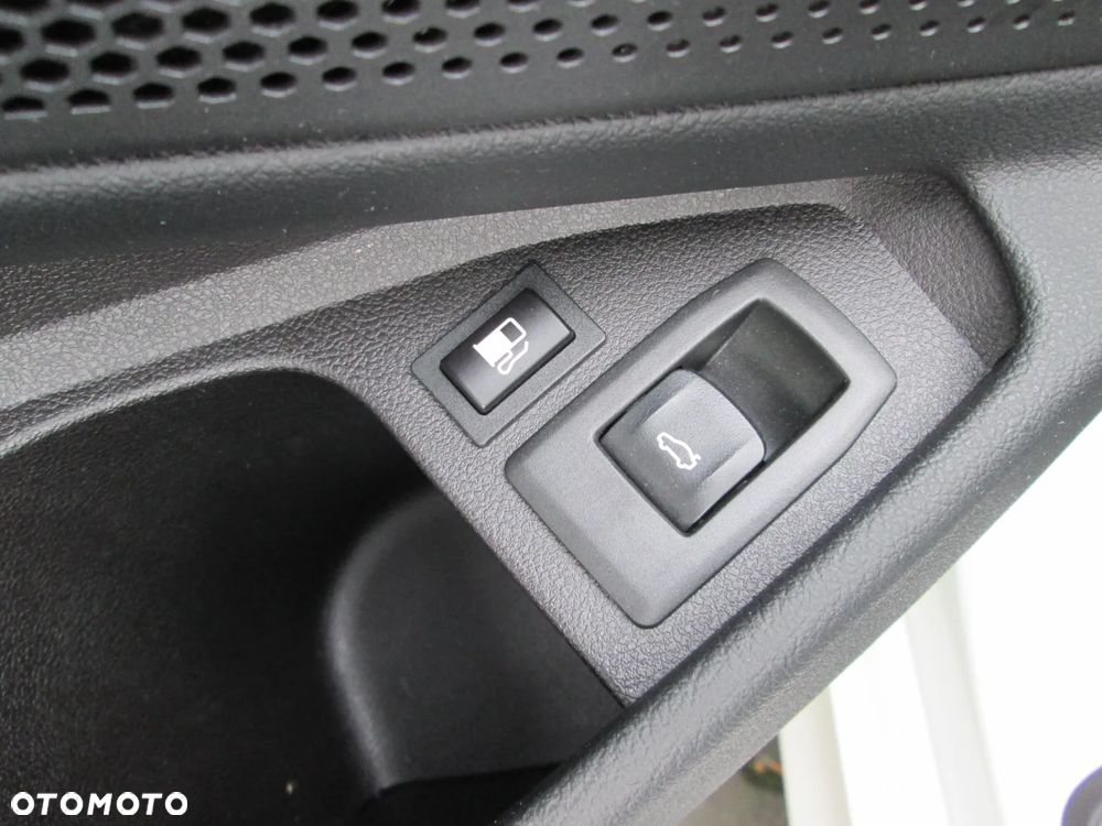 BMW Seria 3 - 18