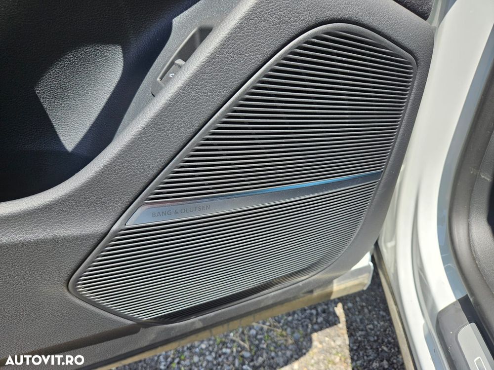 Audi Q8 55 TFSI quattro Tiptronic MHEV - 12