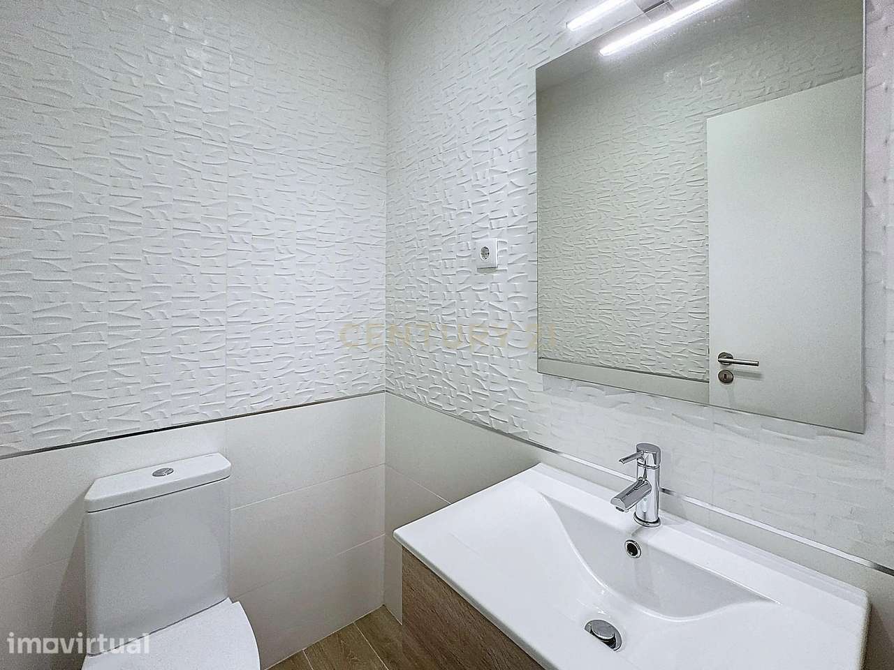 Apartamento - Rés-do-Chão - Centro Histórico - Nazaré - Arrendamento - Grande imagem: 3/10