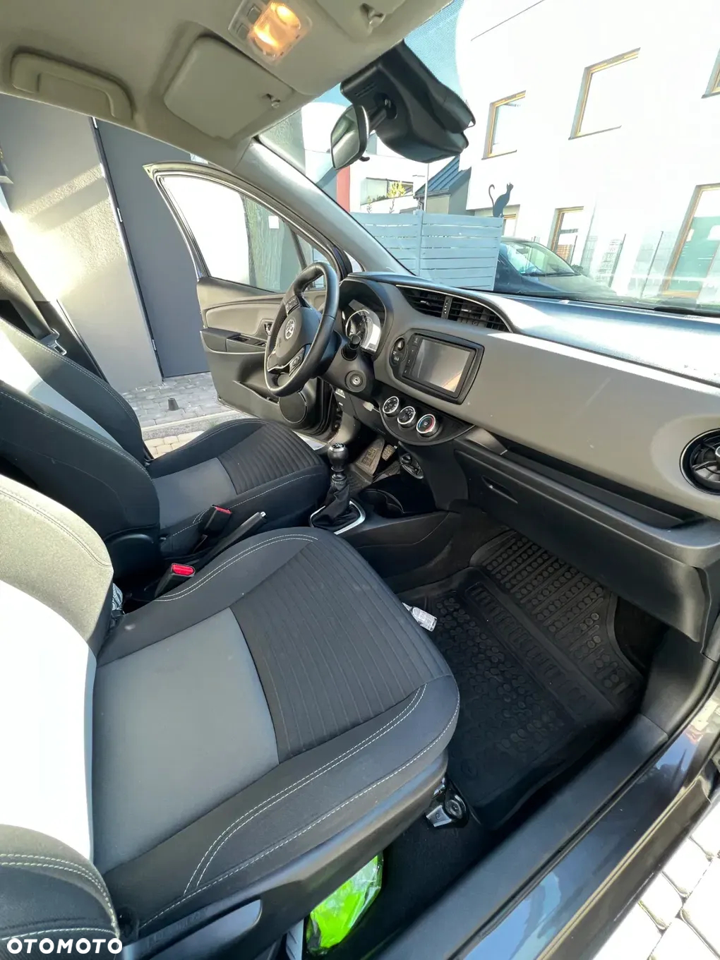 Toyota Yaris 1.5 Premium - 13