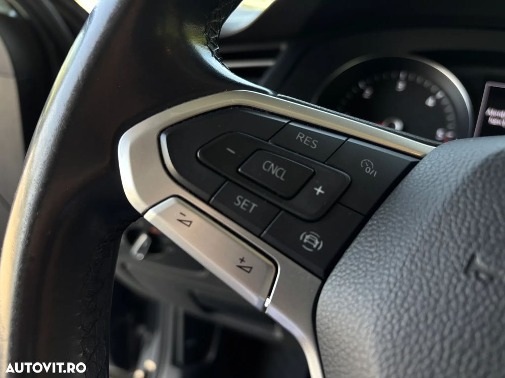 Volkswagen Passat - 20