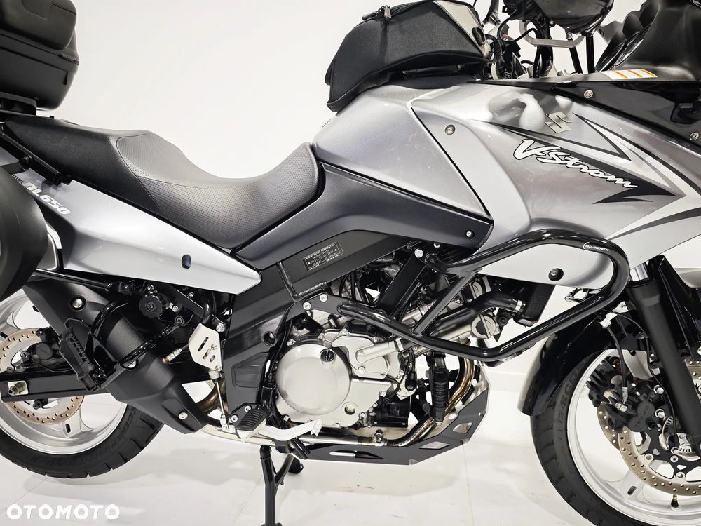 Suzuki V-STROM - 12