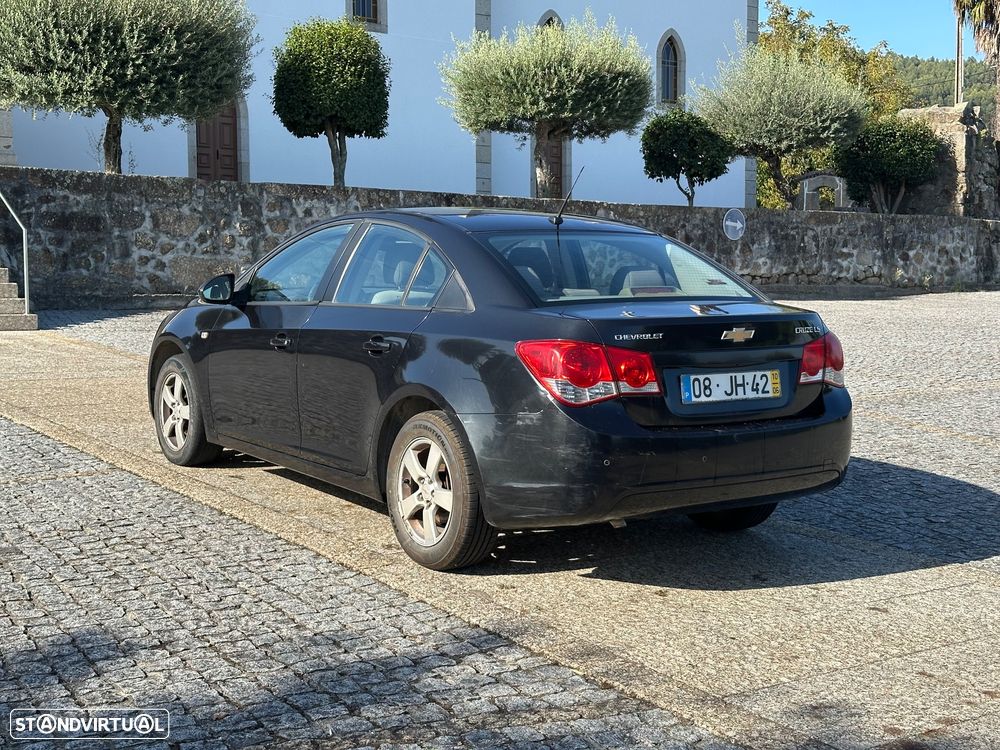 Chevrolet Cruze 1.6 LS - 6
