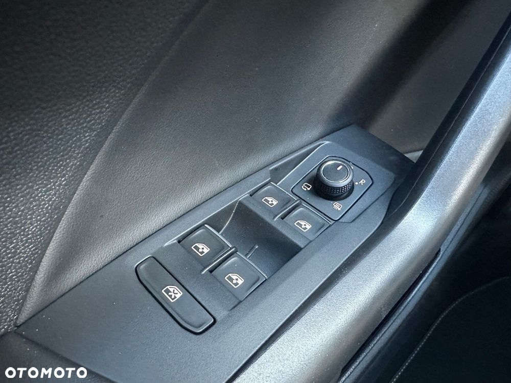 Volkswagen T-Cross 1.0 TSI R-Line DSG - 23