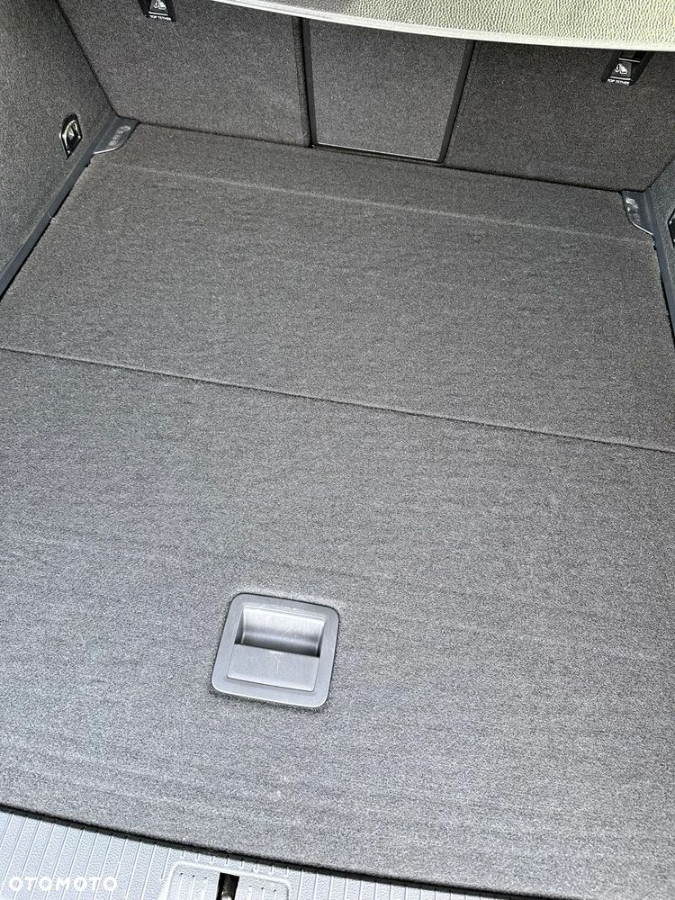 Volkswagen Passat - 11