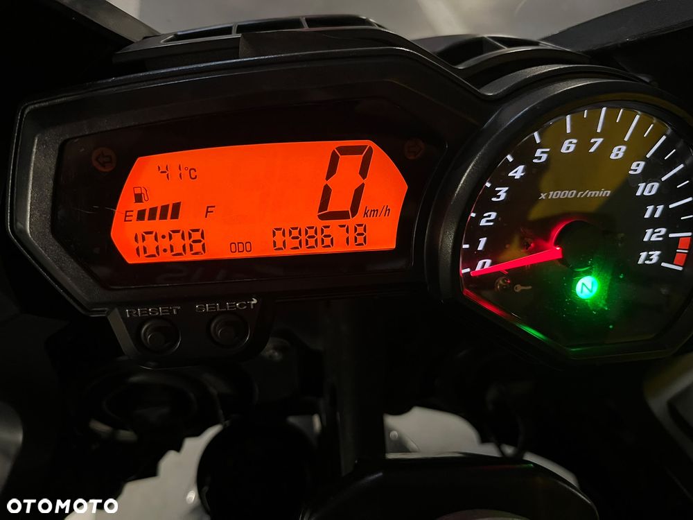 Yamaha FZ - 12