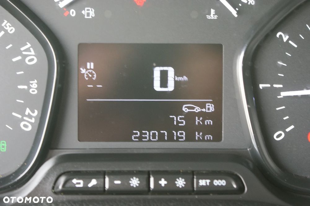 Peugeot Expert - 11
