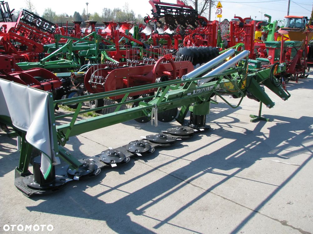 Pronar Kosiarka dyskowa Pronar PDT300, PDK220, KOWALSKI Z030/1, Z030/2, Z030/3, Kosiarka rotacyjna 1,65-1,85-2,1m Kowalski, Tad-Len, Wirax, Lisicki,(hydrauliczne i z roztrząsaczem pokosów), Kosiarka bijakowa-mulczer 1,55-1,6-1,75-1,95-2,0m Kowalski, Grass-Rol, Stark, Pomarol (przesów hydrauliczny, pentagraf, do koszenia rowów) Kosiarka sadownicza-rozdrabniacz 1,2-1,4-1,6-1,8-2,0m Tad-Len, Ditta-Seria - 2