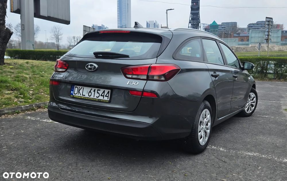 Hyundai i30 1.5 DPI Classic + - 6