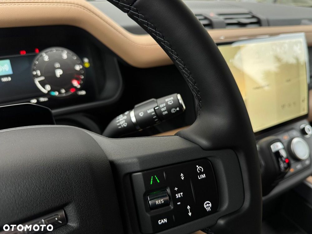 Land Rover Defender - 12