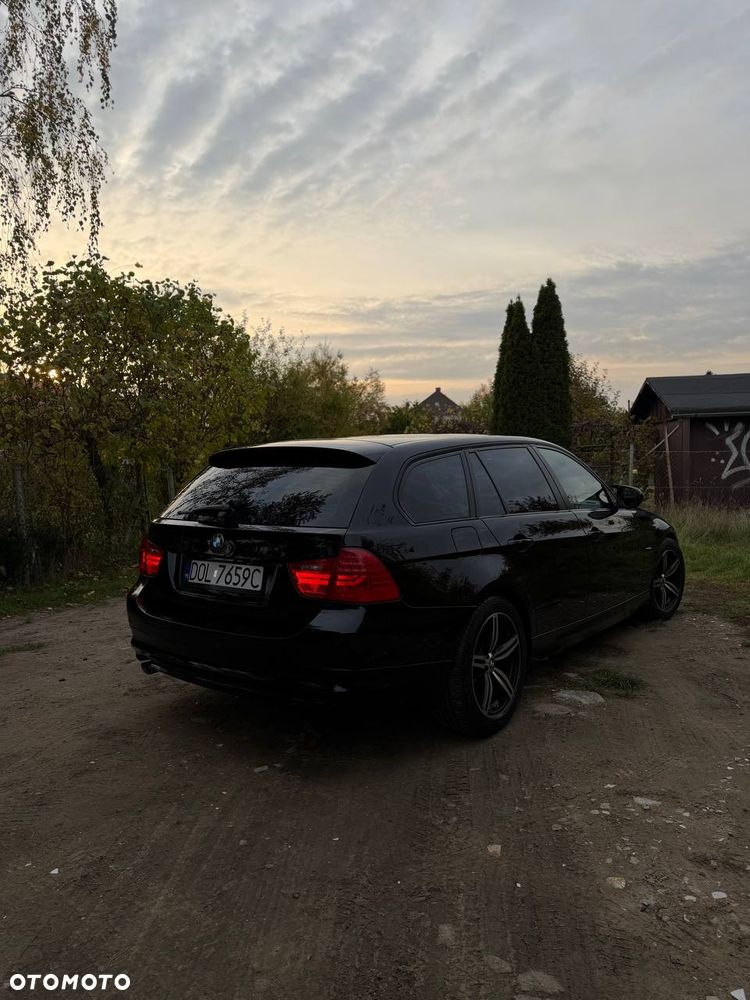 BMW Seria 3 2011 photo 4