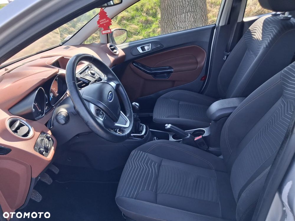 Ford Fiesta 1.5 TDCi Ambiente - 19