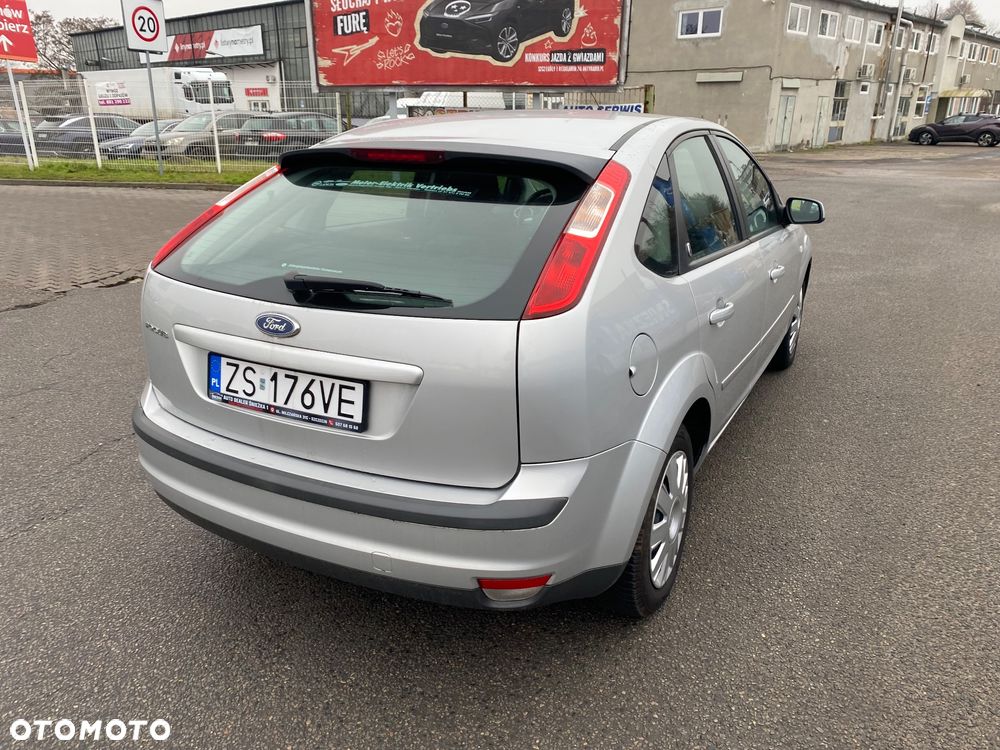 Ford Focus 1.6 Ti-VCT Titanium - 25