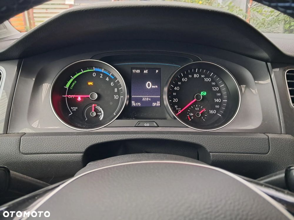 Volkswagen Golf e-Golf - 10