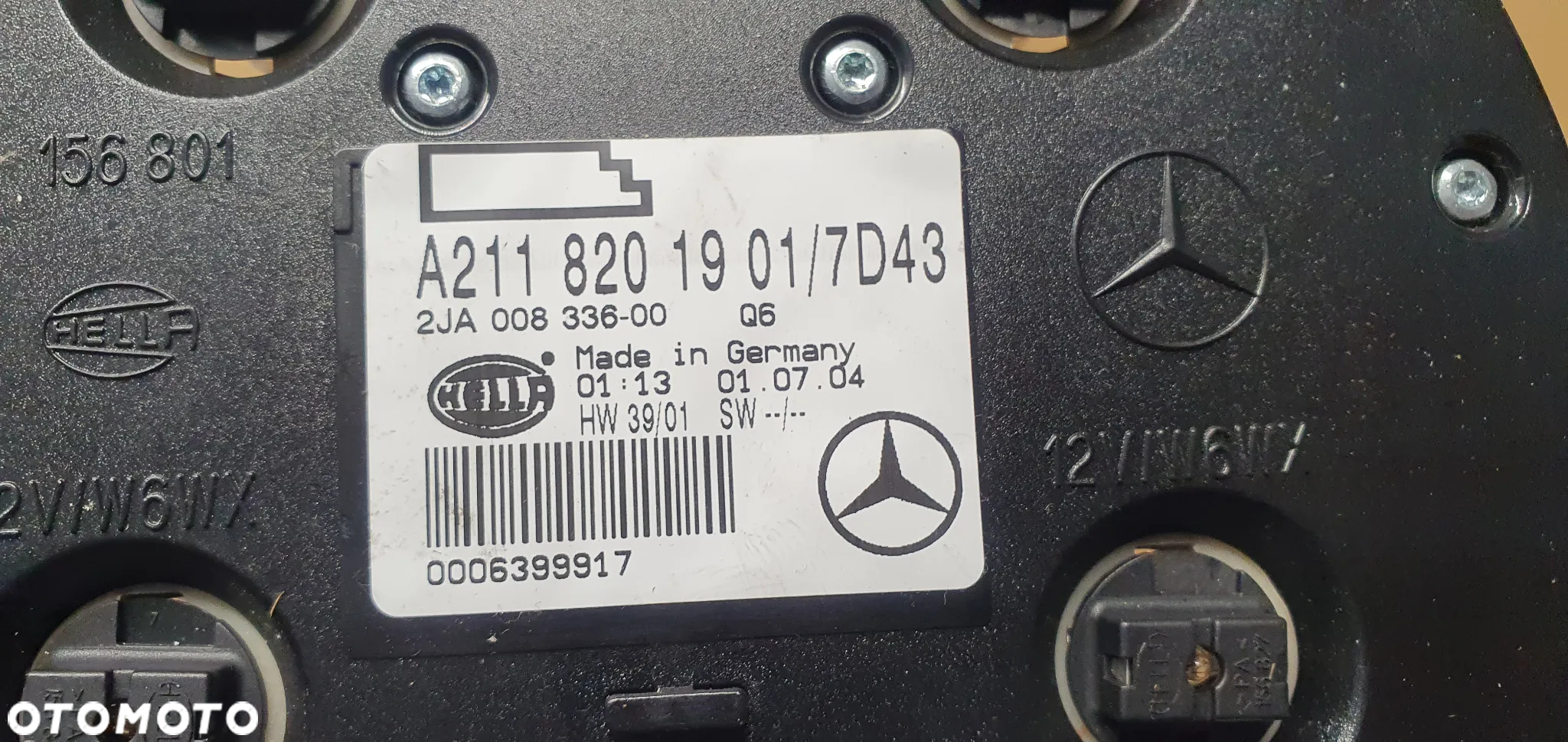 Lampka podsufitki oświetlenie kabiny Mercedes E-Klasa W211 A2118201901 - 6