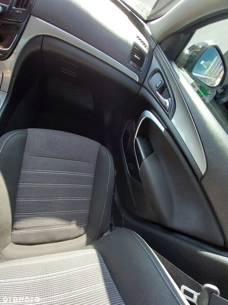 Opel Insignia - 27