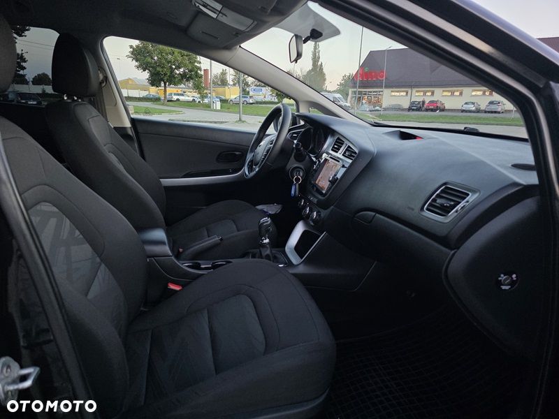Kia Ceed - 9
