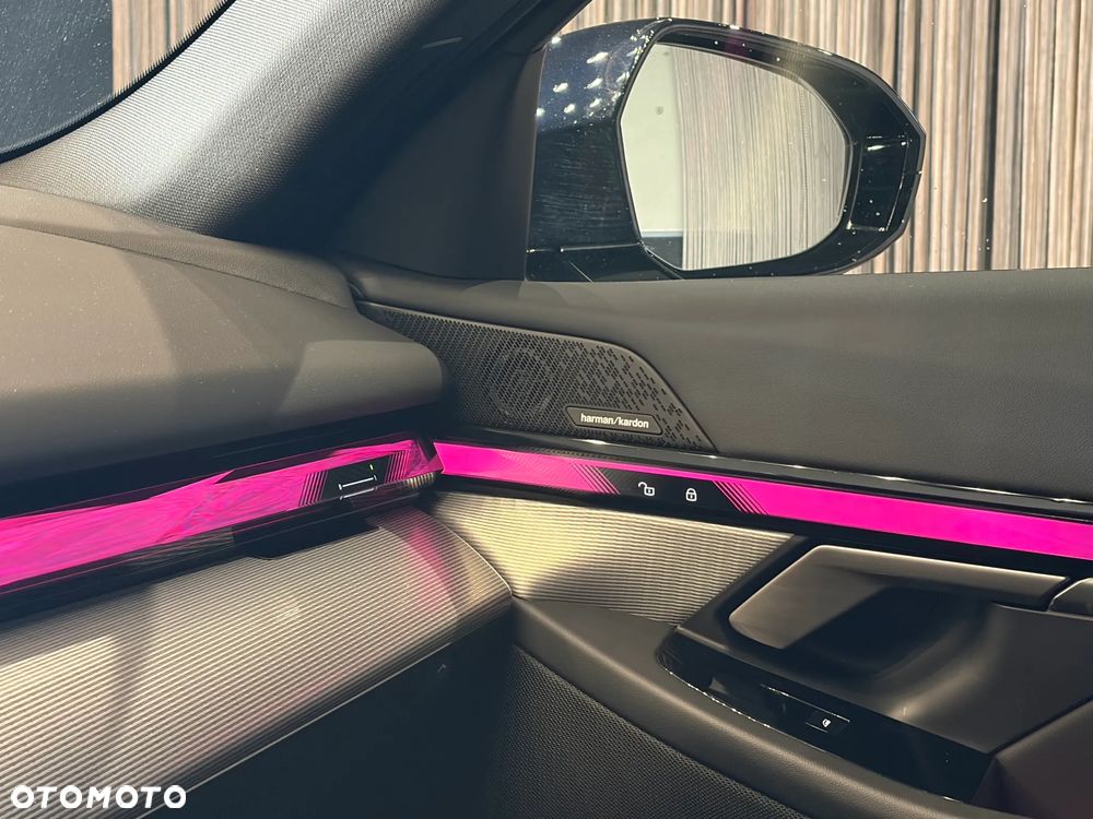 BMW Seria 5 520d xDrive mHEV M Sport - 23