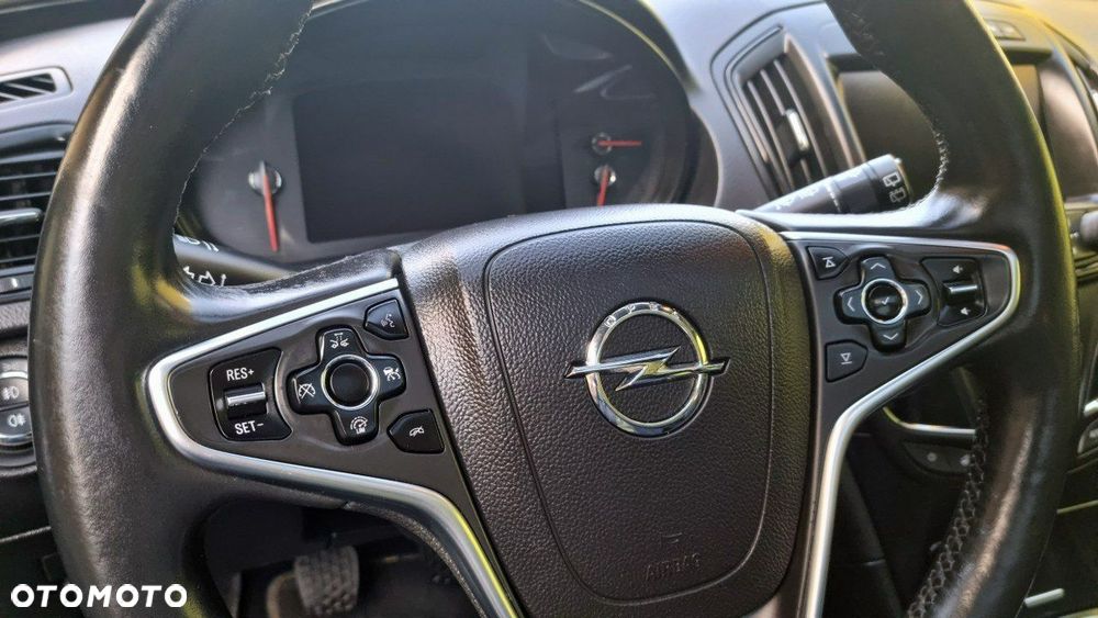 Opel Insignia - 22
