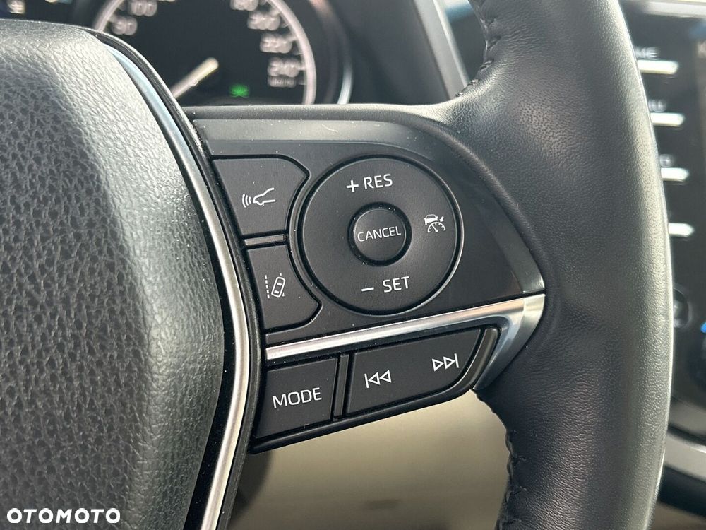 Toyota Camry 2.5 Hybrid Executive CVT - 27