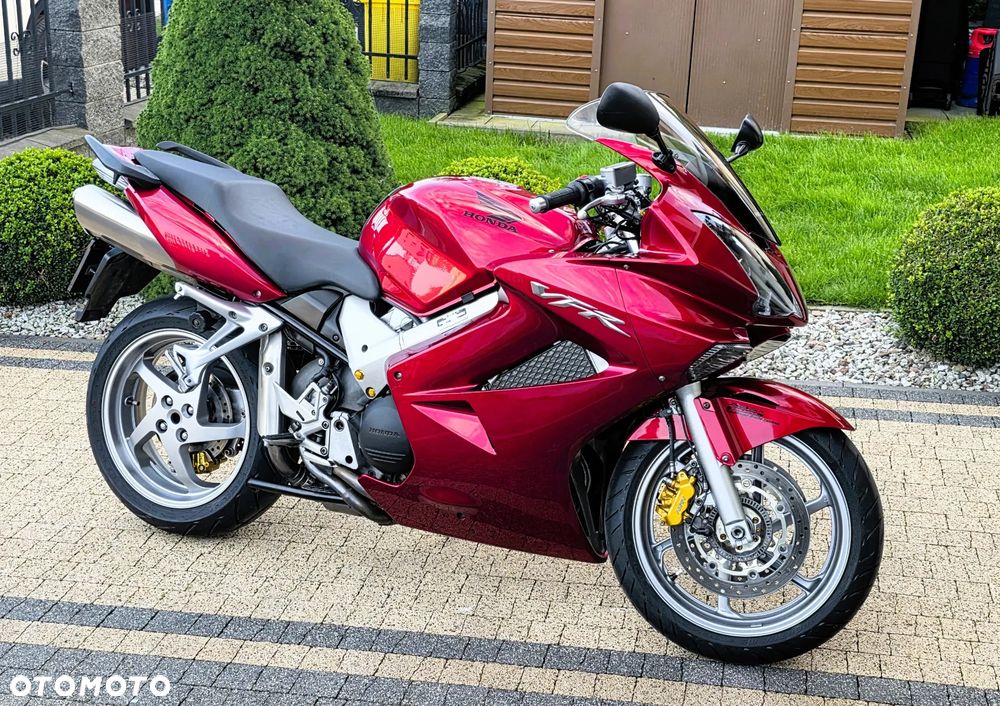 Honda VFR - 2