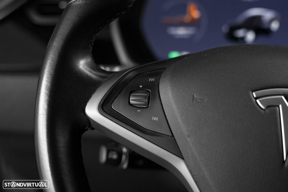 Tesla Model S 75D - 31