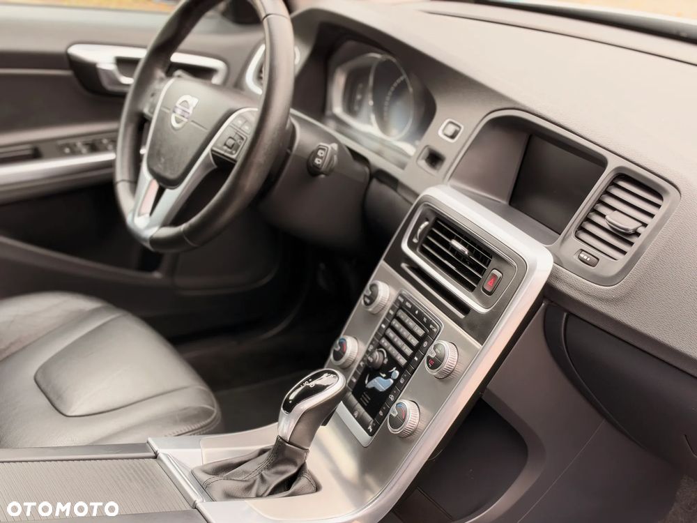 Volvo V60 Cross Country D3 Drive-E Summum - 38