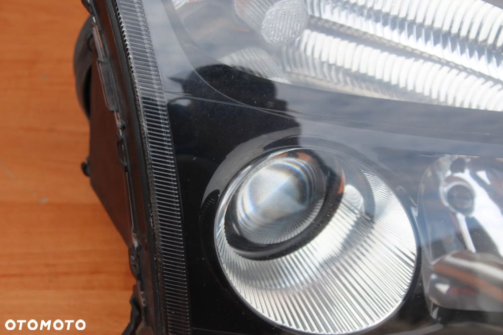 LAMPA PRAWA PRZEDNIA OPEL VECTRA C SIGNUM PRZED LIFTEM XENON CIEMNA EUROPA - 4