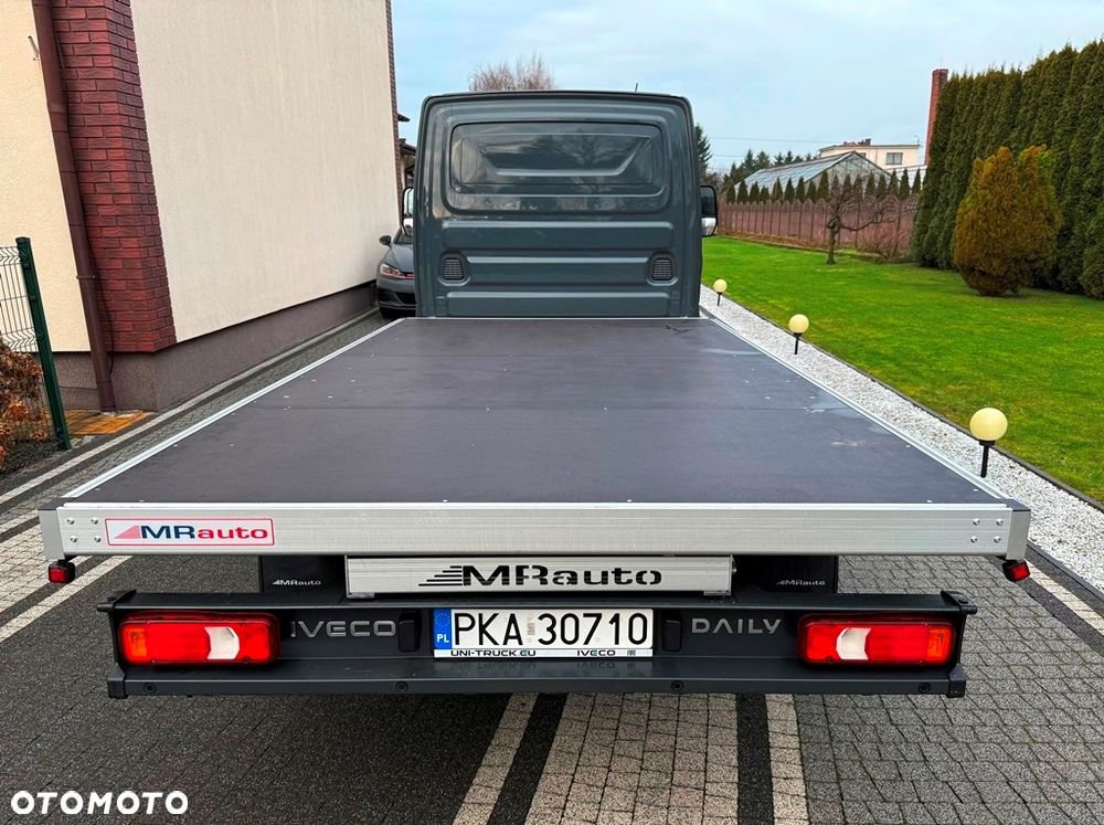 Paka  Skrzynia Ładunkowa IVECO - 6