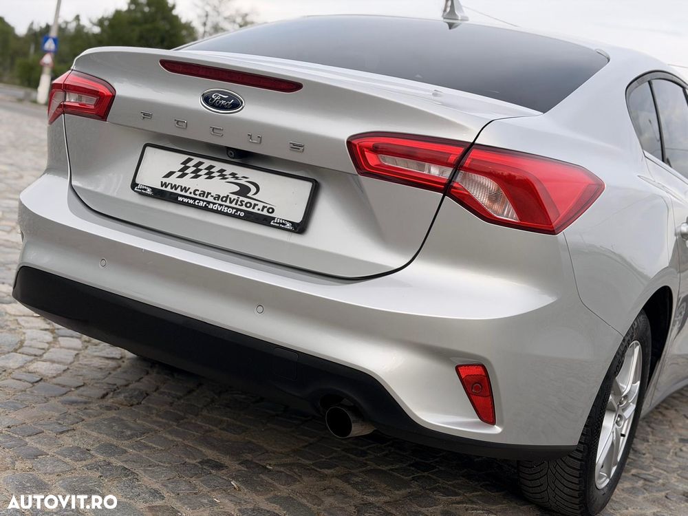 Ford Focus 1.0 EcoBoost Titanium - 12