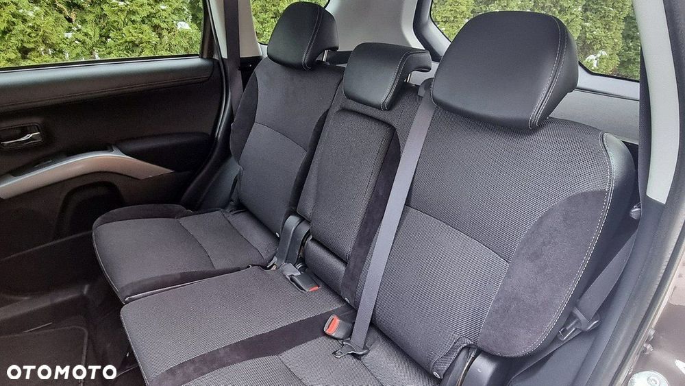 Mitsubishi Outlander - 14