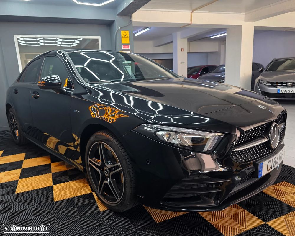 Mercedes-Benz A 250 Limousine e 8G-DCT AMG Line - 5