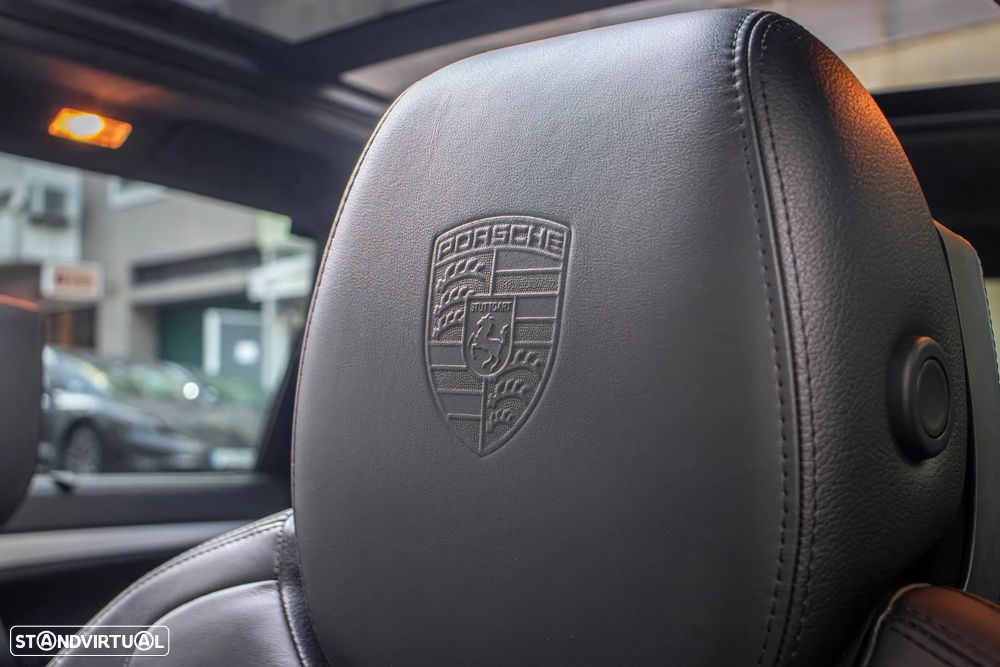 Porsche Cayenne Turbo S - 14