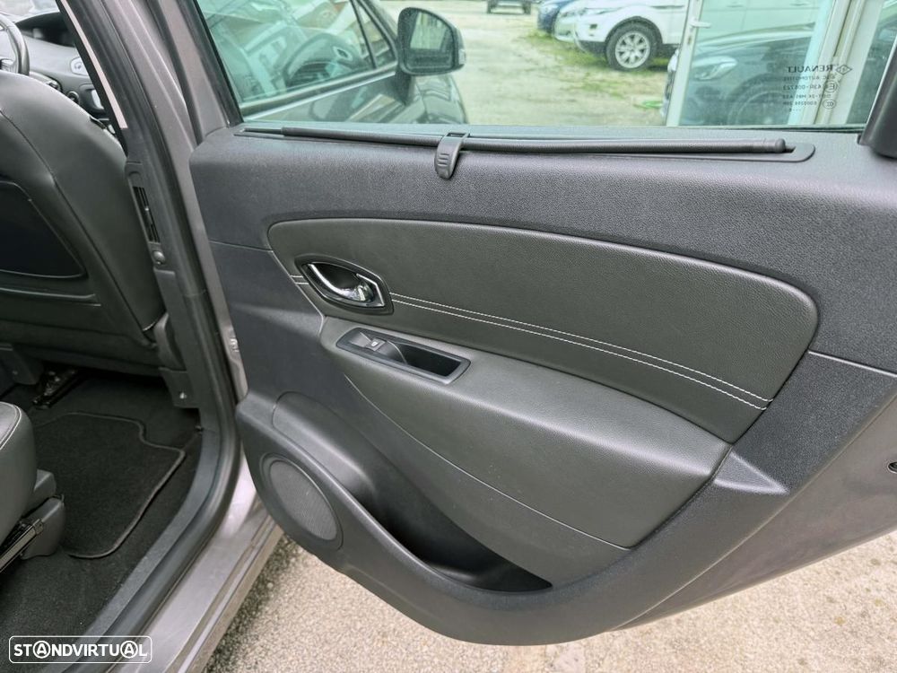 Renault Grand Scénic 1.5 dCi Luxe SS - 23