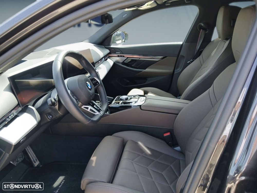 BMW 520 d Pack Desportivo M - 11
