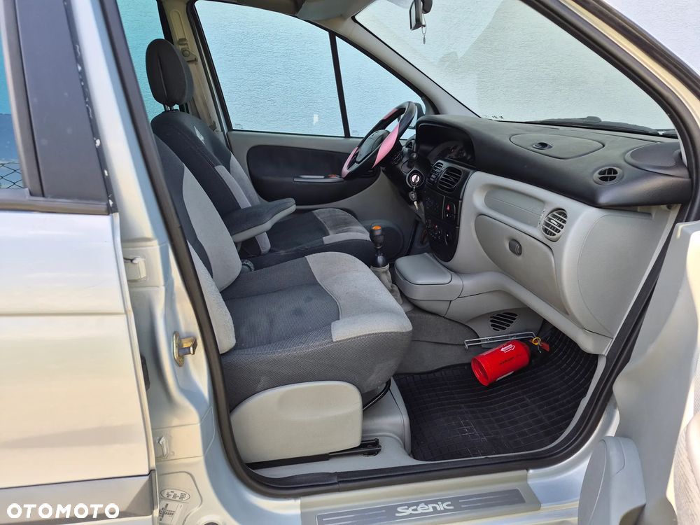 Renault Scenic 1.9 dCi Authentique - 8